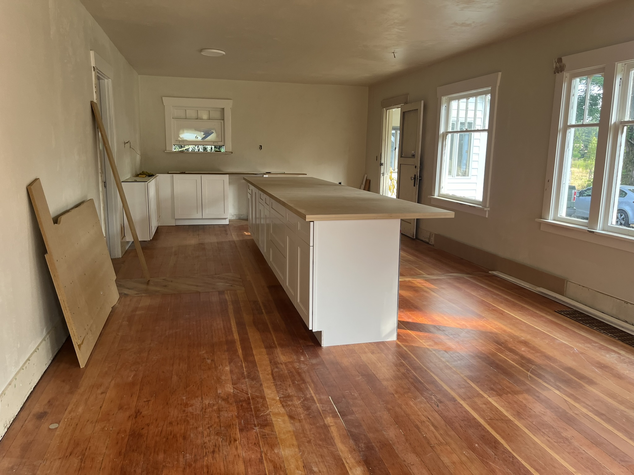 A beautiful custom cabinet project with a Large center island in Rainier, Washington 