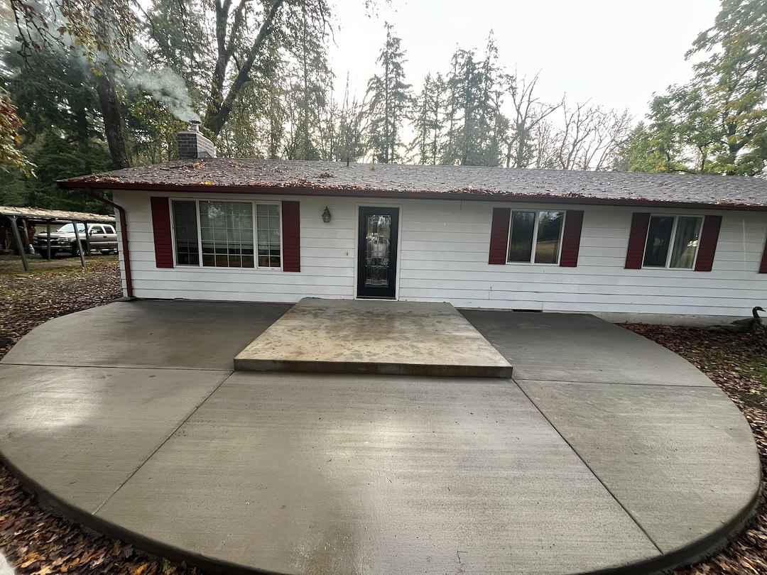 Beautiful round concrete slab in preparation for an awning/roof in Rochester, Washington